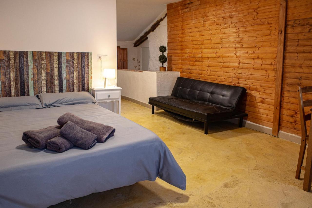 Fortress Jacuzzi Suites Xativa Bagian luar foto
