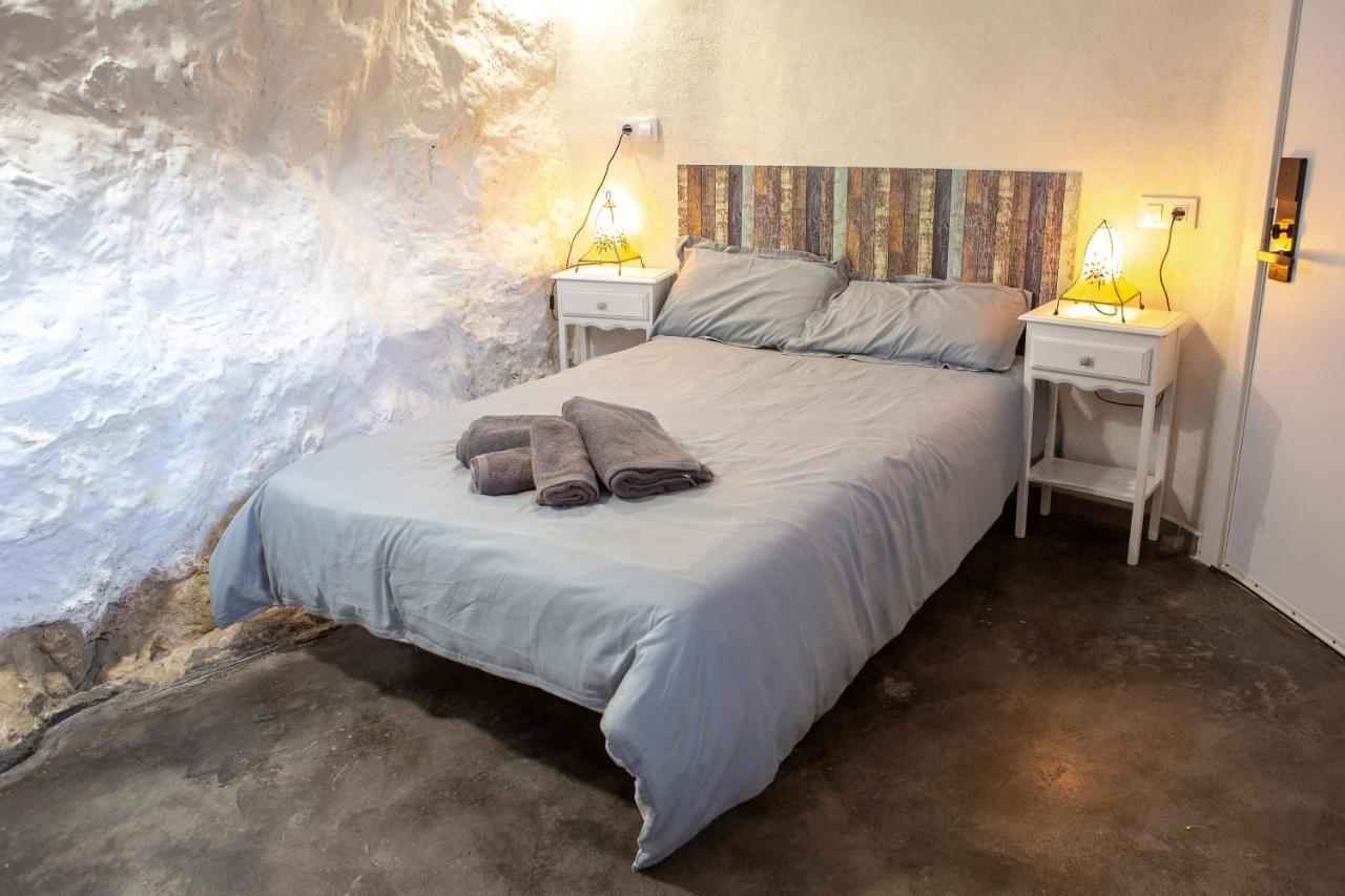 Fortress Jacuzzi Suites Xativa Bagian luar foto