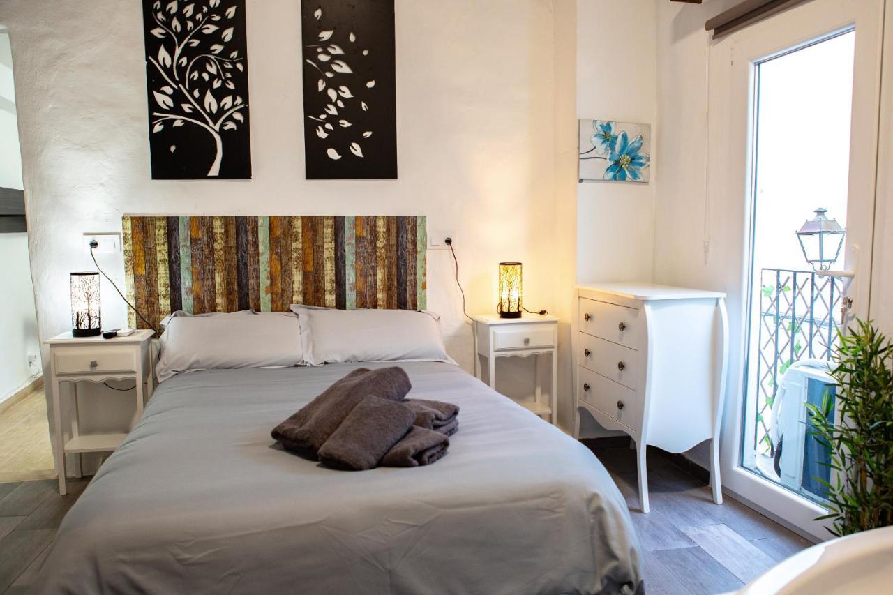 Fortress Jacuzzi Suites Xativa Bagian luar foto