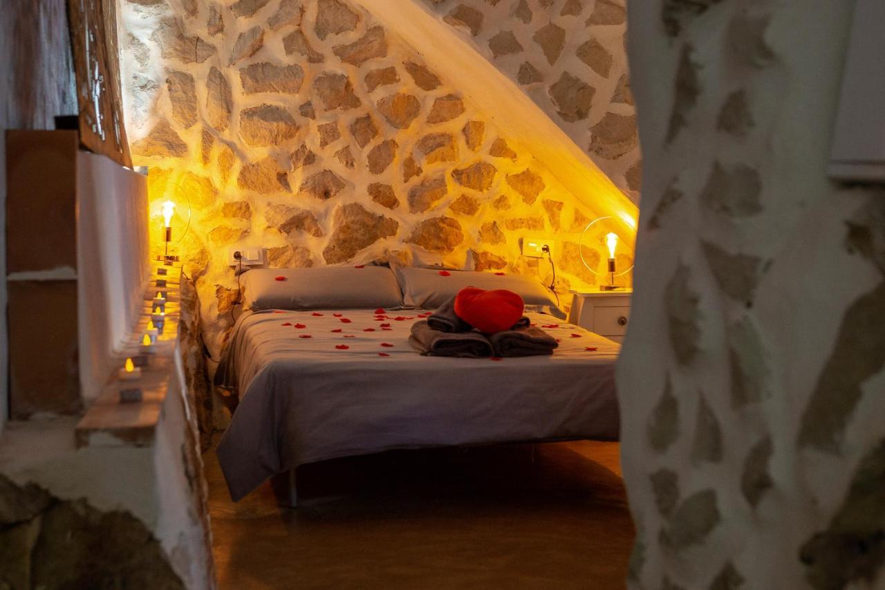 Fortress Jacuzzi Suites Xativa Bagian luar foto