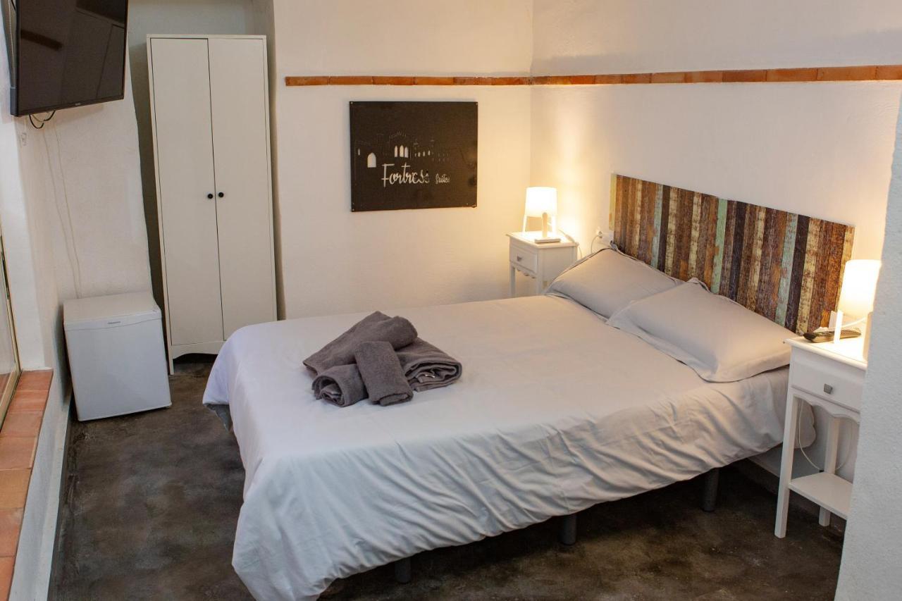 Fortress Jacuzzi Suites Xativa Bagian luar foto
