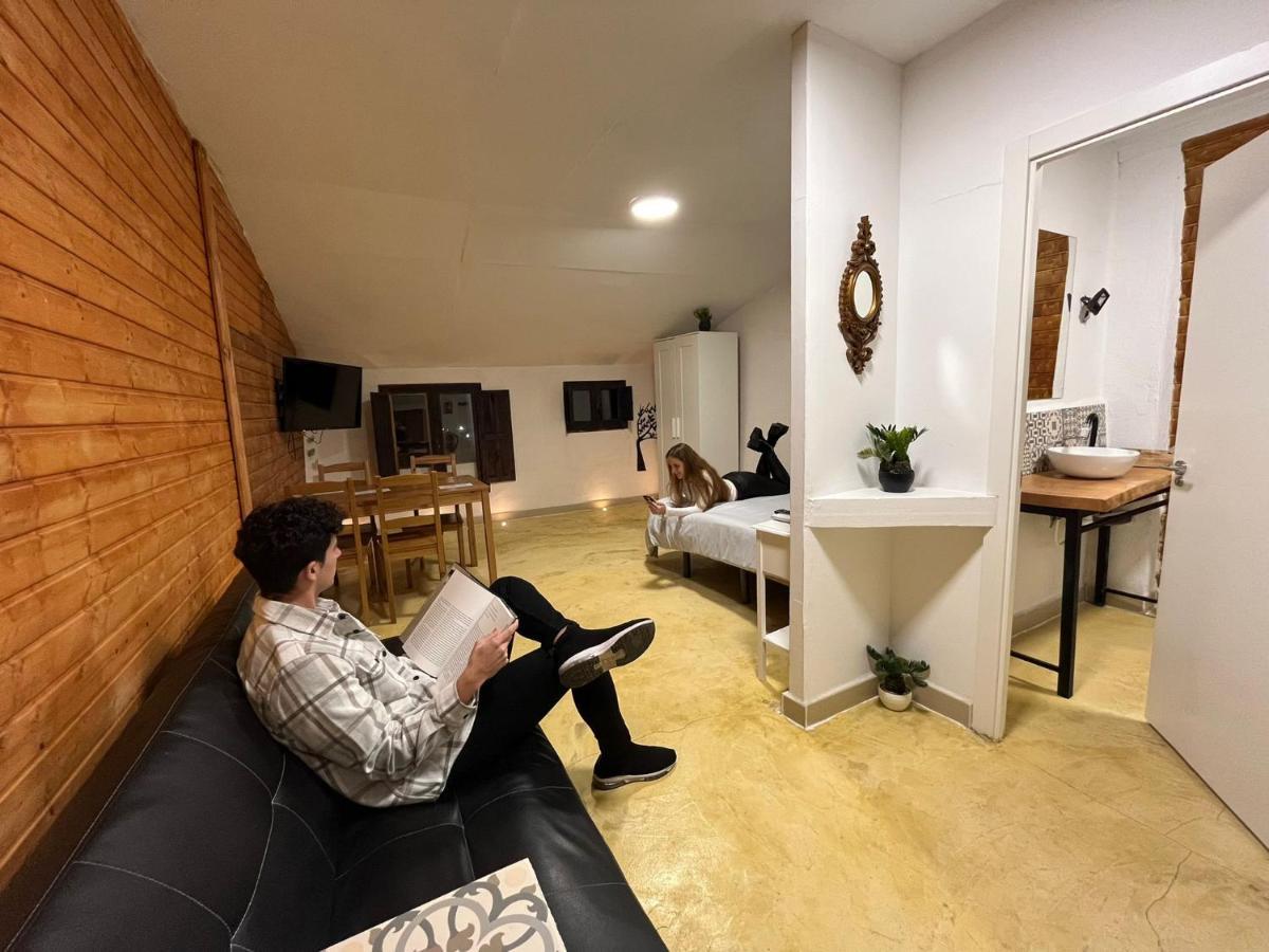 Fortress Jacuzzi Suites Xativa Bagian luar foto