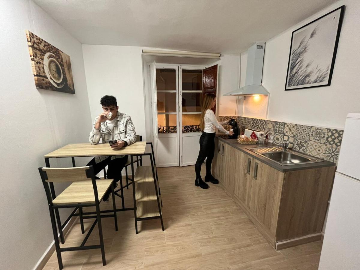 Fortress Jacuzzi Suites Xativa Bagian luar foto
