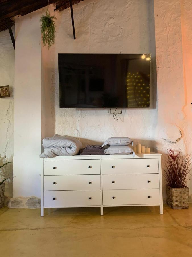 Fortress Jacuzzi Suites Xativa Bagian luar foto