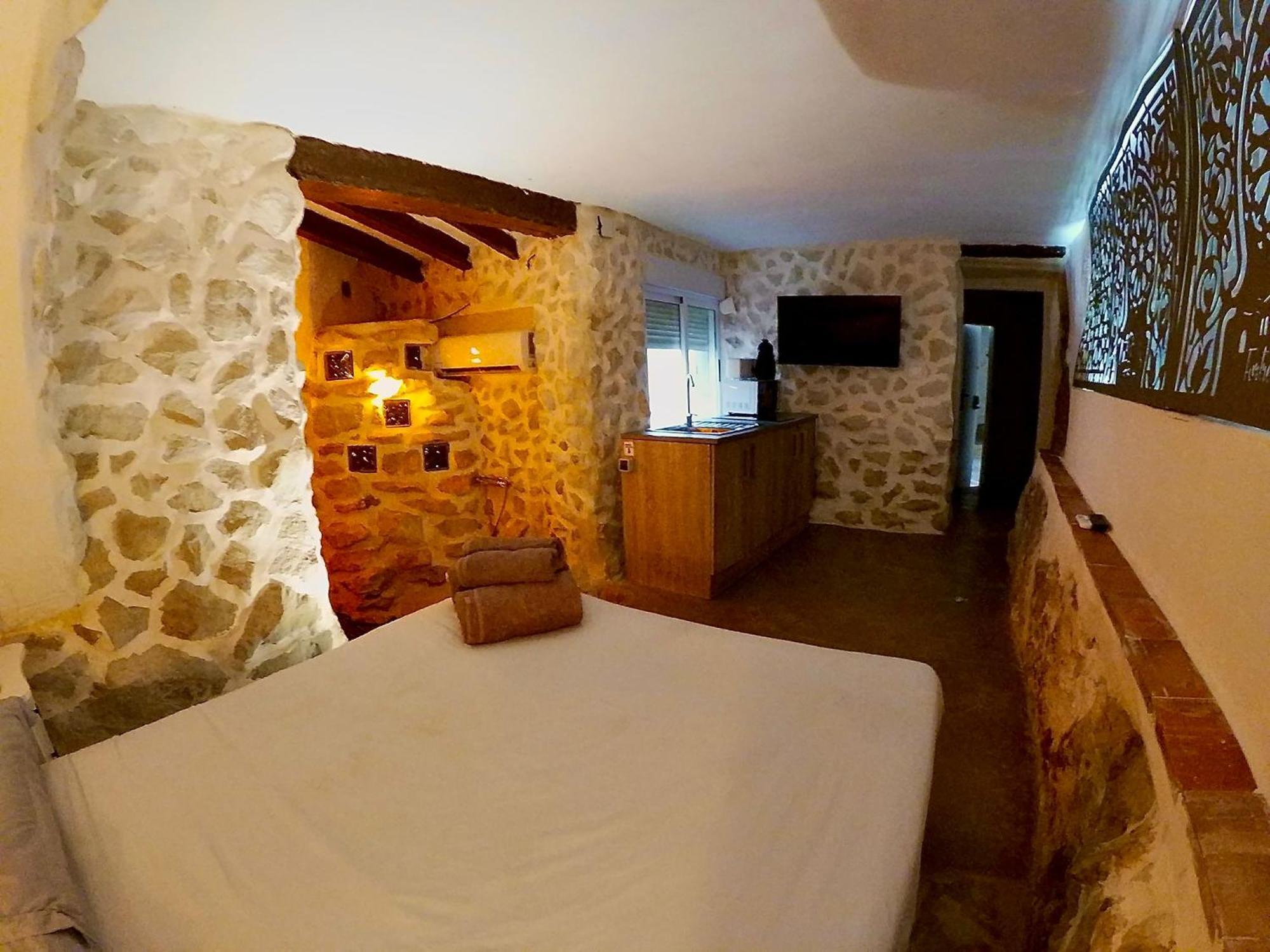 Fortress Jacuzzi Suites Xativa Bagian luar foto